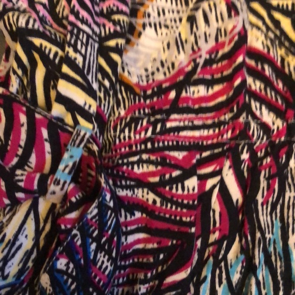 Host Pick! 🤩Colorful Strapless Dress with Leaf Design Size 4 - Picture 8 of 10